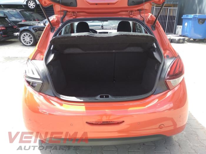 Peugeot 208 I 1.2 Vti 12V PureTech 82 Sloopvoertuig (2016, Metallic, Rood)