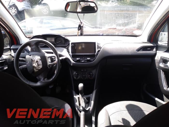 Peugeot 208 I 1.2 Vti 12V PureTech 82 Sloopvoertuig (2016, Metallic, Rood)