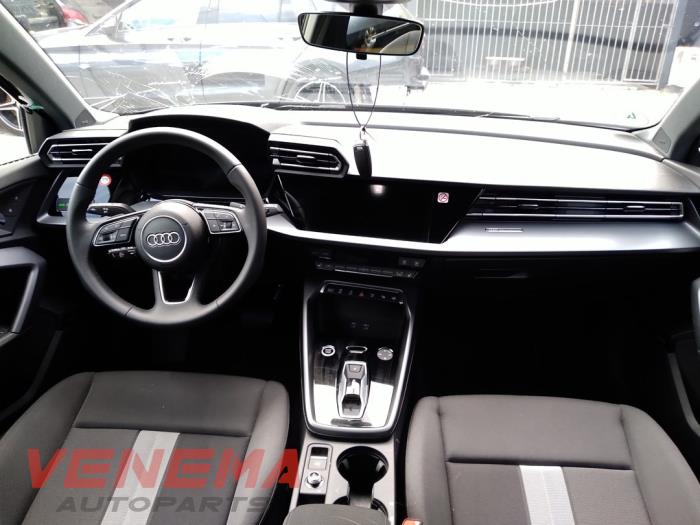 Audi A3 Sportback 2.0 35 TDI 16V Sloopvoertuig (2025, Metallic, Zwart)