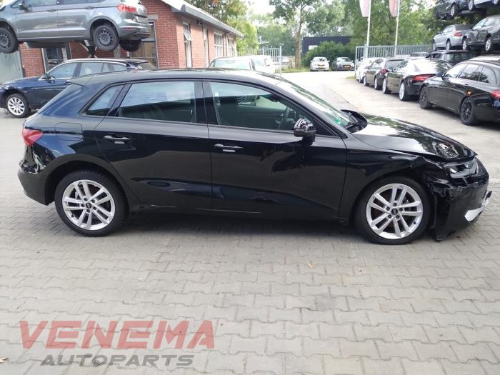 Audi A3 Sportback 2.0 35 TDI 16V Sloopvoertuig (2025, Metallic, Zwart)