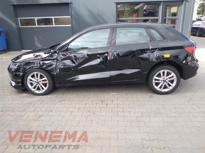 Audi A3 Sportback 2.0 35 TDI 16V Sloopvoertuig (2025, Metallic, Zwart)