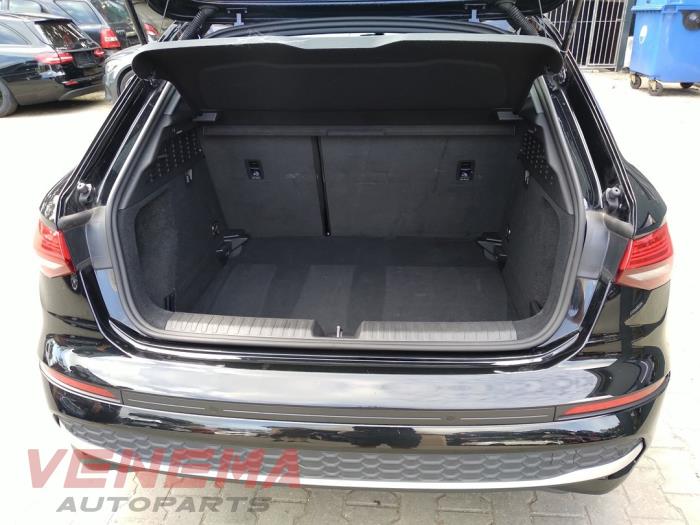 Audi A3 Sportback 2.0 35 TDI 16V Sloopvoertuig (2025, Metallic, Zwart)