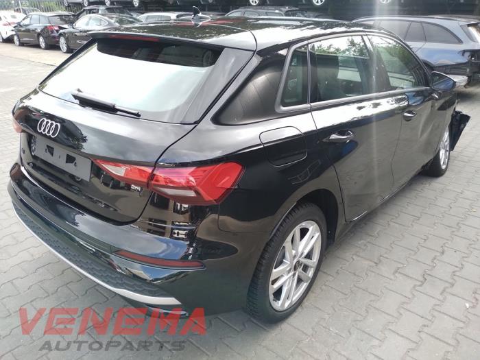 Audi A3 Sportback 2.0 35 TDI 16V Sloopvoertuig (2025, Metallic, Zwart)