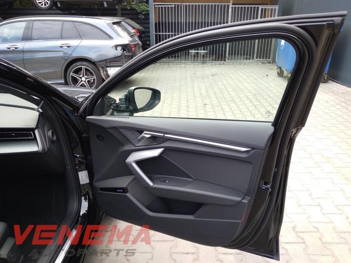 Audi A3 Sportback 2.0 35 TDI 16V Sloopvoertuig (2025, Metallic, Zwart)