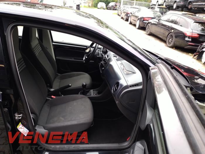 Volkswagen Up! 1.0 12V 75 Sloopvoertuig (2018, Metallic, Zwart)