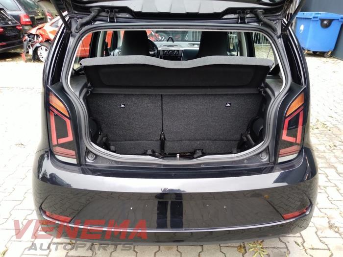 Volkswagen Up! 1.0 12V 75 Sloopvoertuig (2018, Metallic, Zwart)