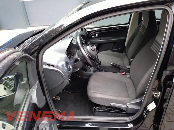 Volkswagen Up! 1.0 12V 75 Sloopvoertuig (2018, Metallic, Zwart)