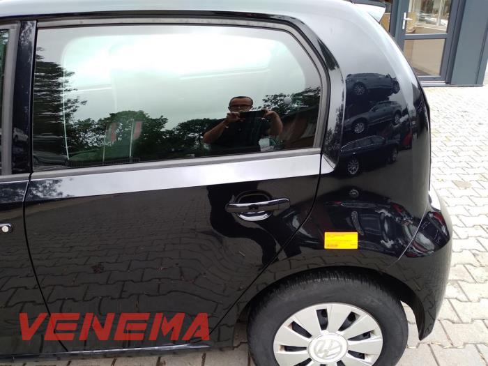 Volkswagen Up! 1.0 12V 75 Sloopvoertuig (2018, Metallic, Zwart)