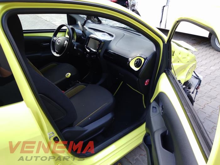 Toyota Aygo 1.0 12V VVT-i Sloopvoertuig (2017, Geel)