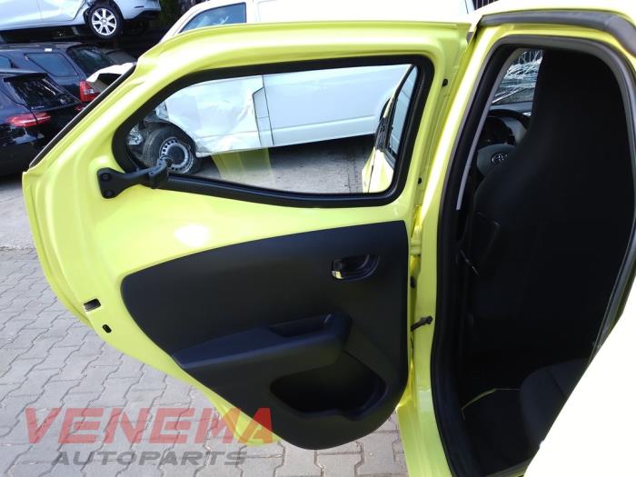 Toyota Aygo 1.0 12V VVT-i Sloopvoertuig (2017, Geel)