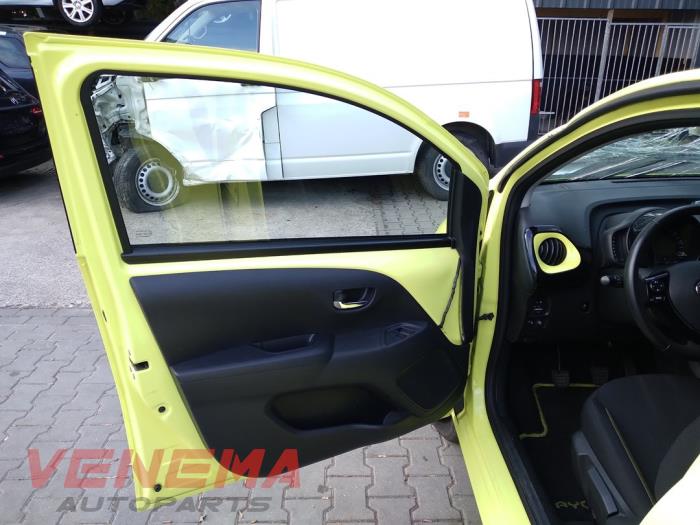 Toyota Aygo 1.0 12V VVT-i Sloopvoertuig (2017, Geel)