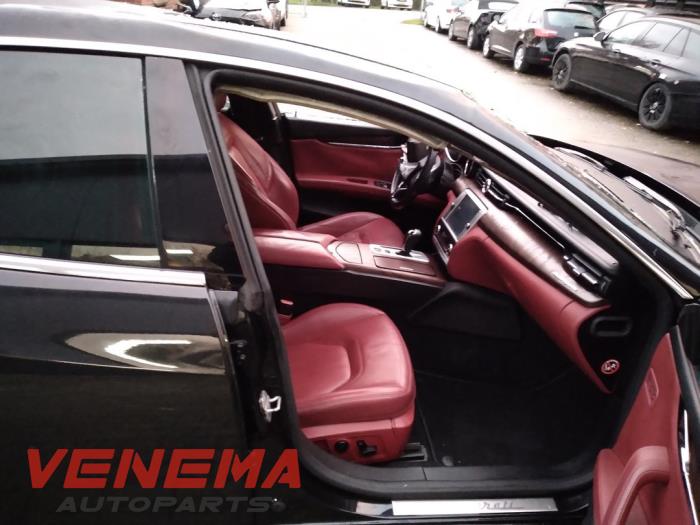 Maserati Quattroporte VI 3.0 Diesel Sloopvoertuig (2016, Metallic, Zwart)