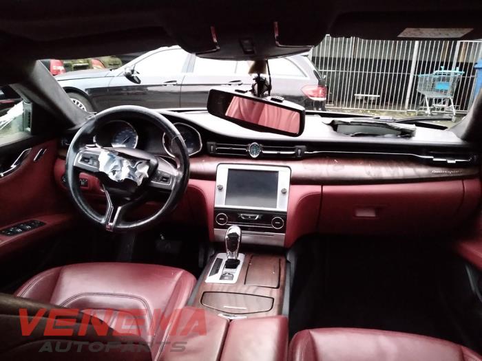 Maserati Quattroporte VI 3.0 Diesel Sloopvoertuig (2016, Metallic, Zwart)