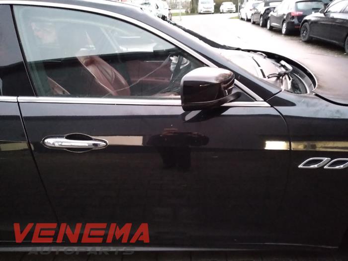 Maserati Quattroporte VI 3.0 Diesel Sloopvoertuig (2016, Metallic, Zwart)