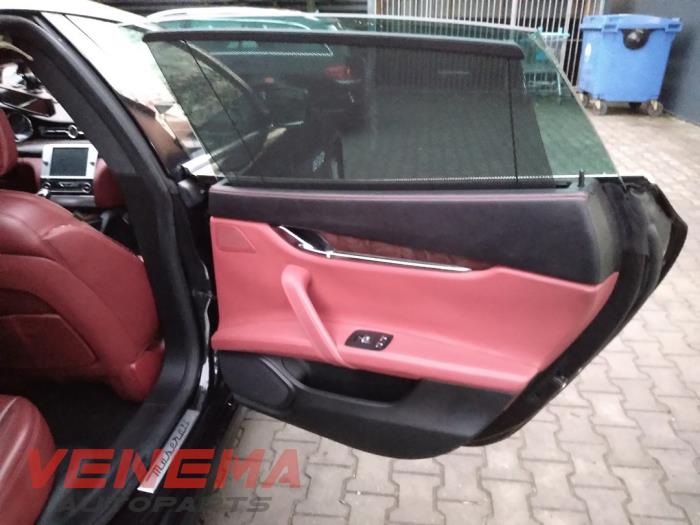 Maserati Quattroporte VI 3.0 Diesel Sloopvoertuig (2016, Metallic, Zwart)