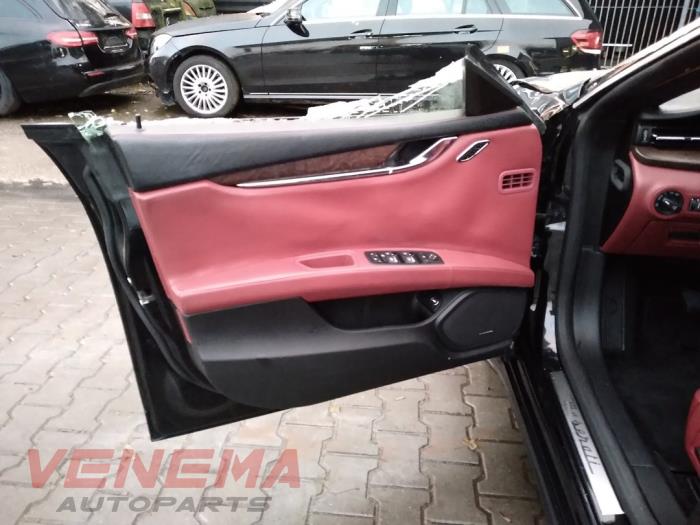 Maserati Quattroporte VI 3.0 Diesel Sloopvoertuig (2016, Metallic, Zwart)