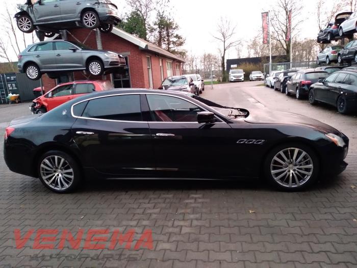 Maserati Quattroporte VI 3.0 Diesel Sloopvoertuig (2016, Metallic, Zwart)