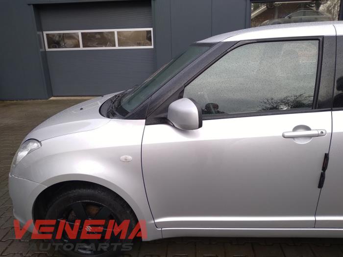 Suzuki Swift 1.3 VVT 16V Sloopvoertuig (2008, Metallic, Zilvergrijs)