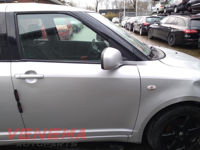 Suzuki Swift 1.3 VVT 16V Sloopvoertuig (2008, Metallic, Zilvergrijs)