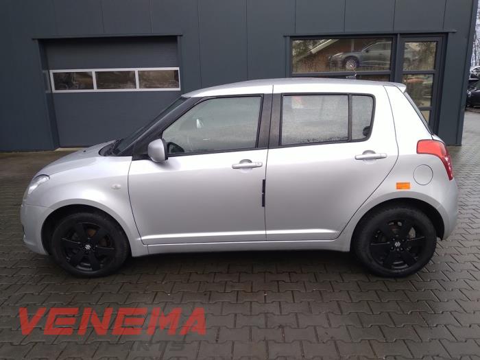 Suzuki Swift 1.3 VVT 16V Sloopvoertuig (2008, Metallic, Zilvergrijs)