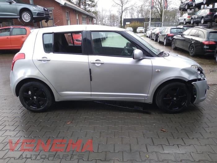 Suzuki Swift 1.3 VVT 16V Sloopvoertuig (2008, Metallic, Zilvergrijs)