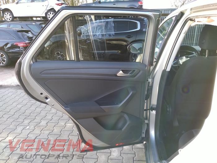 Volkswagen T-Roc I 2.0 TDI 150 16V Sloopvoertuig (2023, Metallic, Grijs)