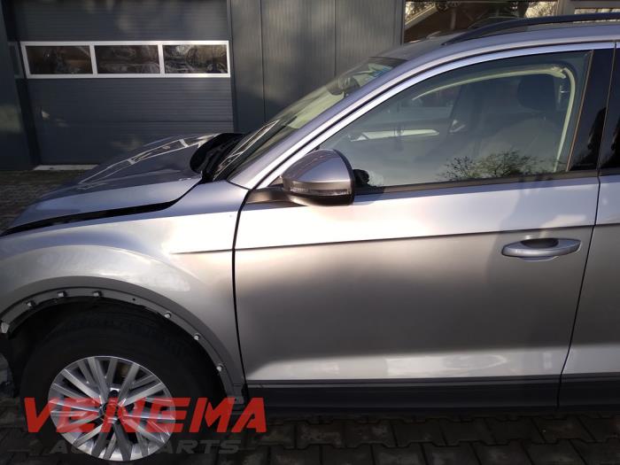 Volkswagen T-Roc I 2.0 TDI 150 16V Sloopvoertuig (2023, Metallic, Grijs)