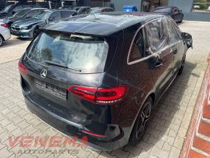 Mercedes B 1.3 B-200 Turbo 16V Sloopvoertuig (2021, Metallic, Zwart)