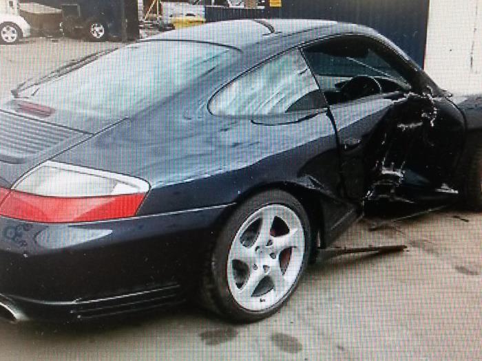 Porsche 911 3.6 Carrera 4 24V Sloopvoertuig (2004, Blauw)