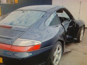 Porsche 911 3.6 Carrera 4 24V Sloopvoertuig (2004, Blauw)