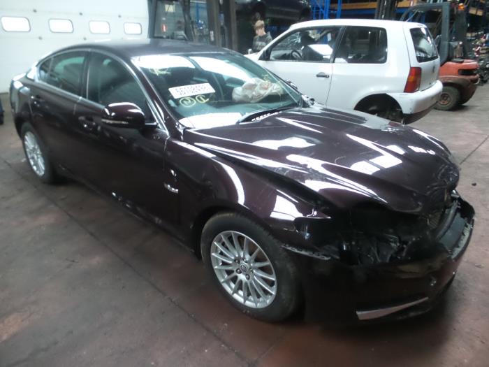 Jaguar XF Sloopvoertuig (2010, Rood)