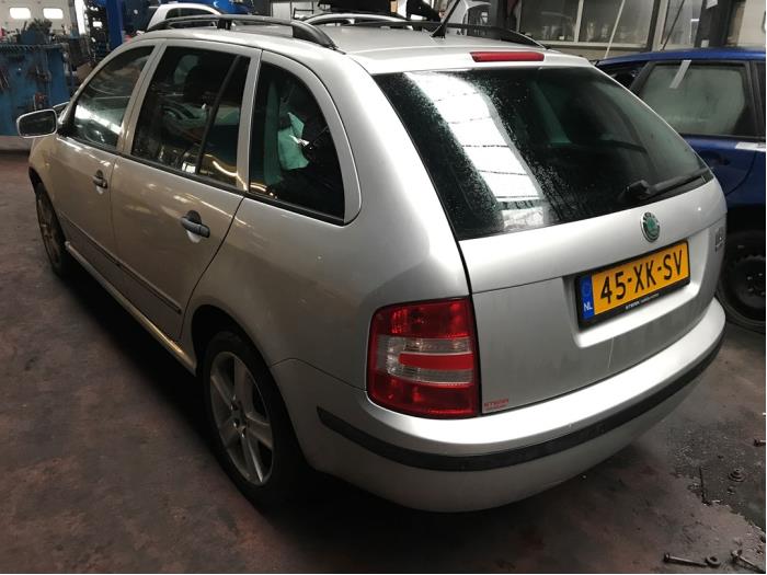 Skoda Fabia 2.0i Sloopvoertuig (2007, Grijs)