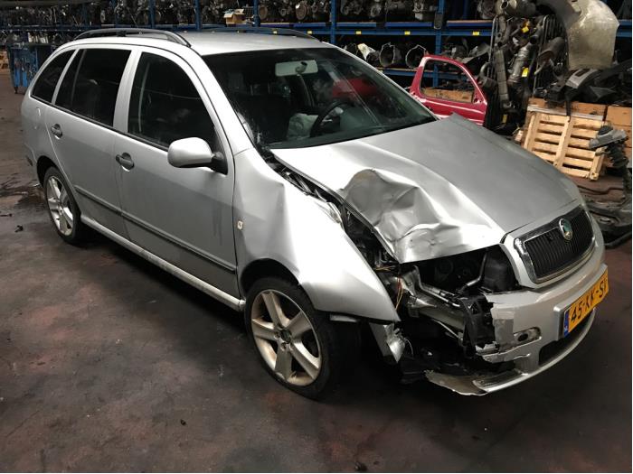 Skoda Fabia 2.0i Sloopvoertuig (2007, Grijs)