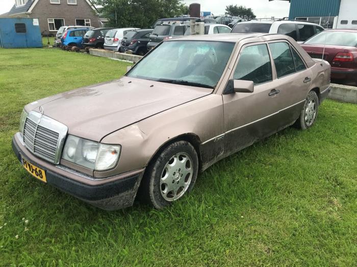 Mercedes E diesel 2.5 250 D Turbo Sloopvoertuig (1992, Rood)
