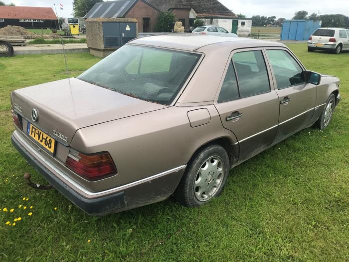 Mercedes E diesel 2.5 250 D Turbo Sloopvoertuig (1992, Rood)