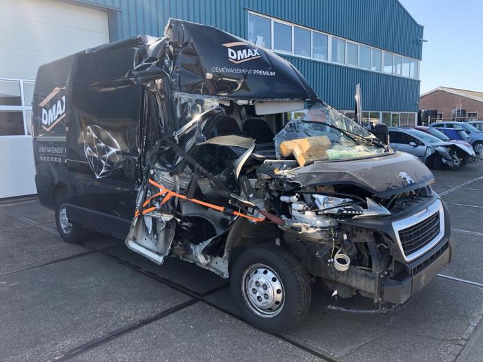 Peugeot Boxer 2.2 Blue HDi 140 Sloopvoertuig (2020, Zwart)