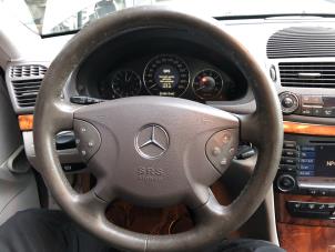 Mercedes E-Klasse Sloopvoertuig (2004, Metallic, Zilvergrijs)