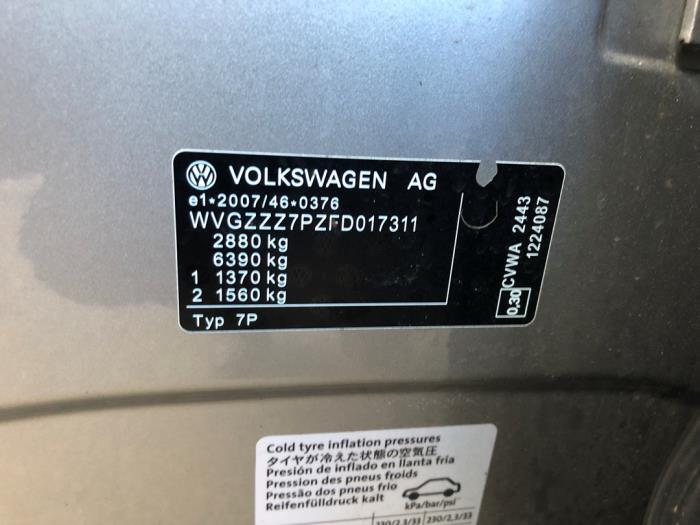 Volkswagen Touareg Sloopvoertuig (2015, Grijs)