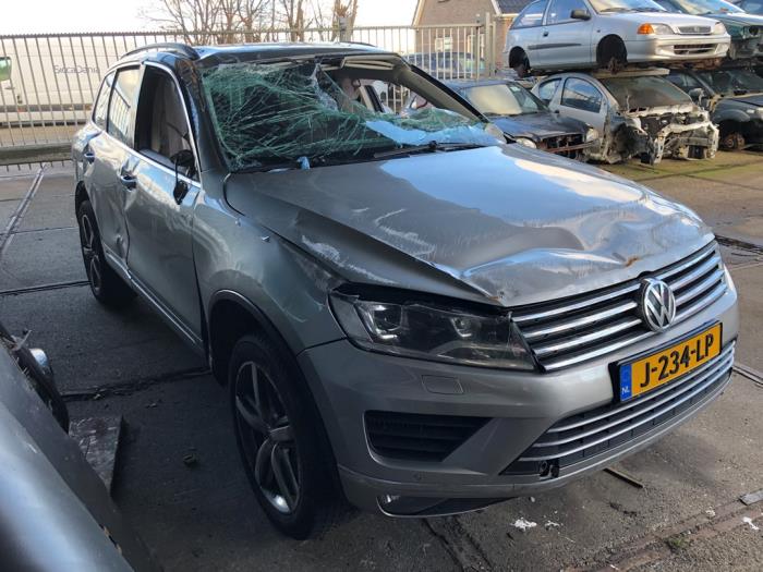 Volkswagen Touareg Sloopvoertuig (2015, Grijs)