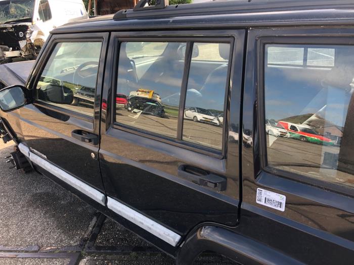 Jeep Cherokee 4.0 i Sloopvoertuig (2000, Zwart)