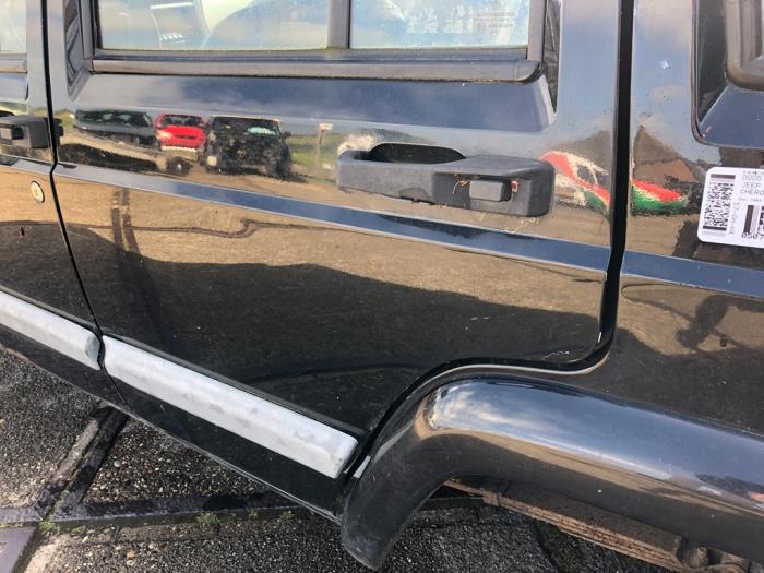 Jeep Cherokee 4.0 i Sloopvoertuig (2000, Zwart)