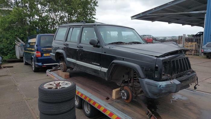 Jeep Cherokee 4.0 i Sloopvoertuig (2000, Zwart)