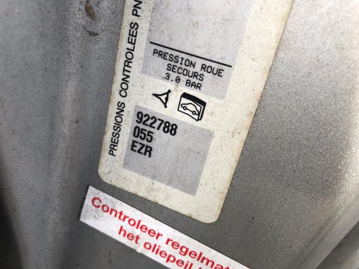 Peugeot 206 CC 2.0 16V Sloopvoertuig (2002, Grijs)