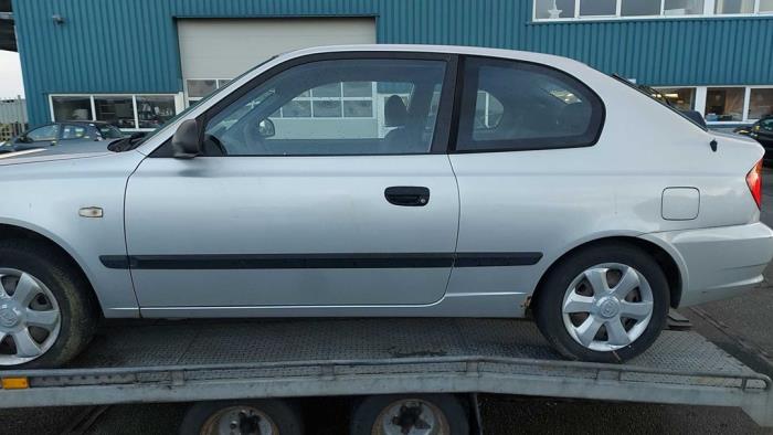 Hyundai Accent 1.3i 12V Sloopvoertuig (2005, Grijs)