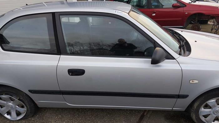 Hyundai Accent 1.3i 12V Sloopvoertuig (2005, Grijs)