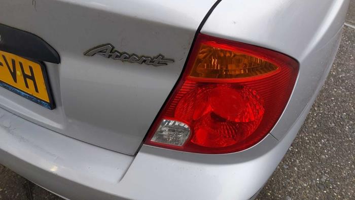 Hyundai Accent 1.3i 12V Sloopvoertuig (2005, Grijs)