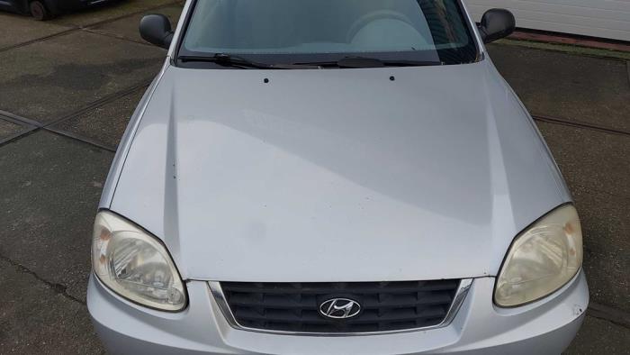 Hyundai Accent 1.3i 12V Sloopvoertuig (2005, Grijs)