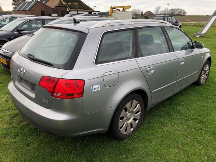 Audi A4 Avant 2.0 20V Sloopvoertuig (2006, Grijs)
