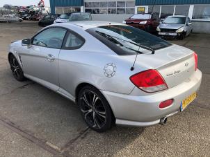 Hyundai Coupe 2.0i 16V CVVT  (Schade)