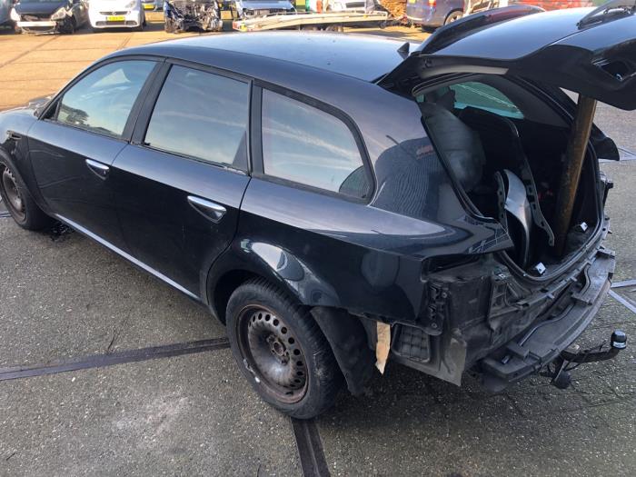 Alfa Romeo 159 Sportwagon 2.2 JTS 16V Sloopvoertuig (2006, Zwart)